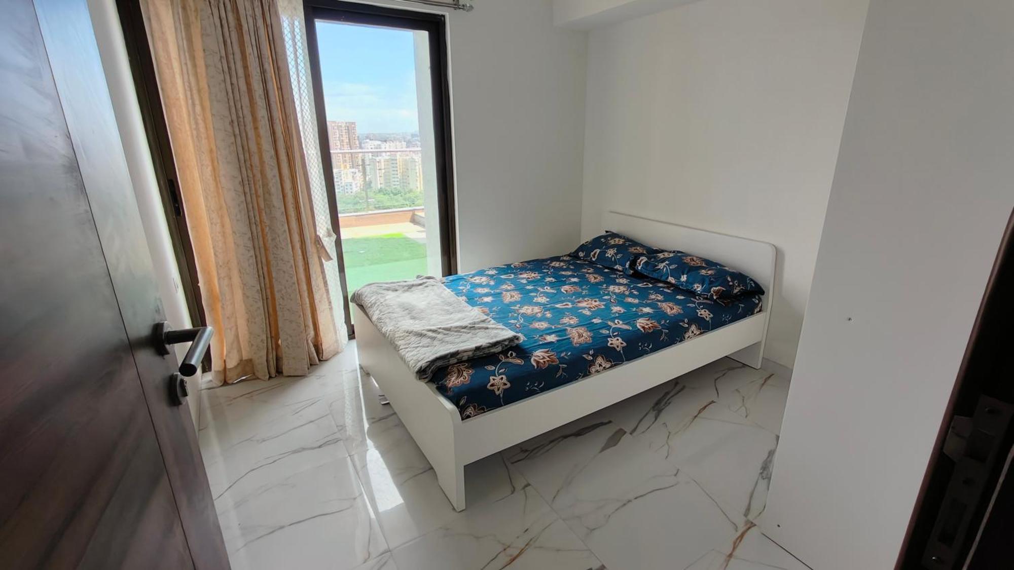 The Ten - Cozy 3bhk In Baner Apartment Pune